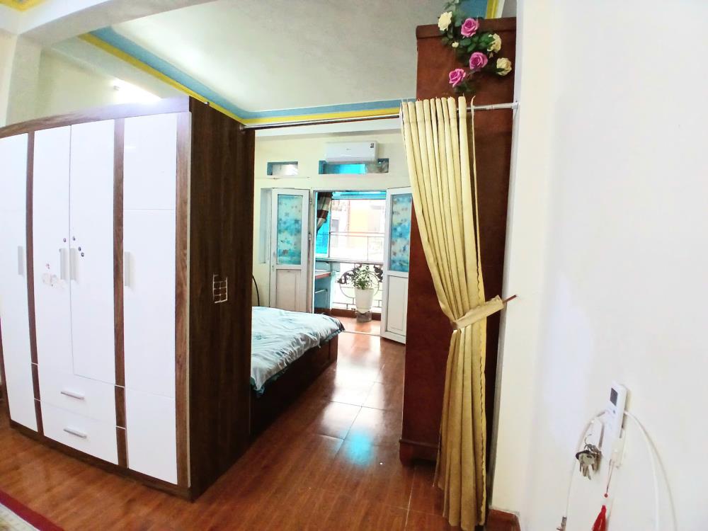 Cho thuê căn hộ chung cư 98m² Đường Láng, Đống Đa, Hà Nội tiện nghi