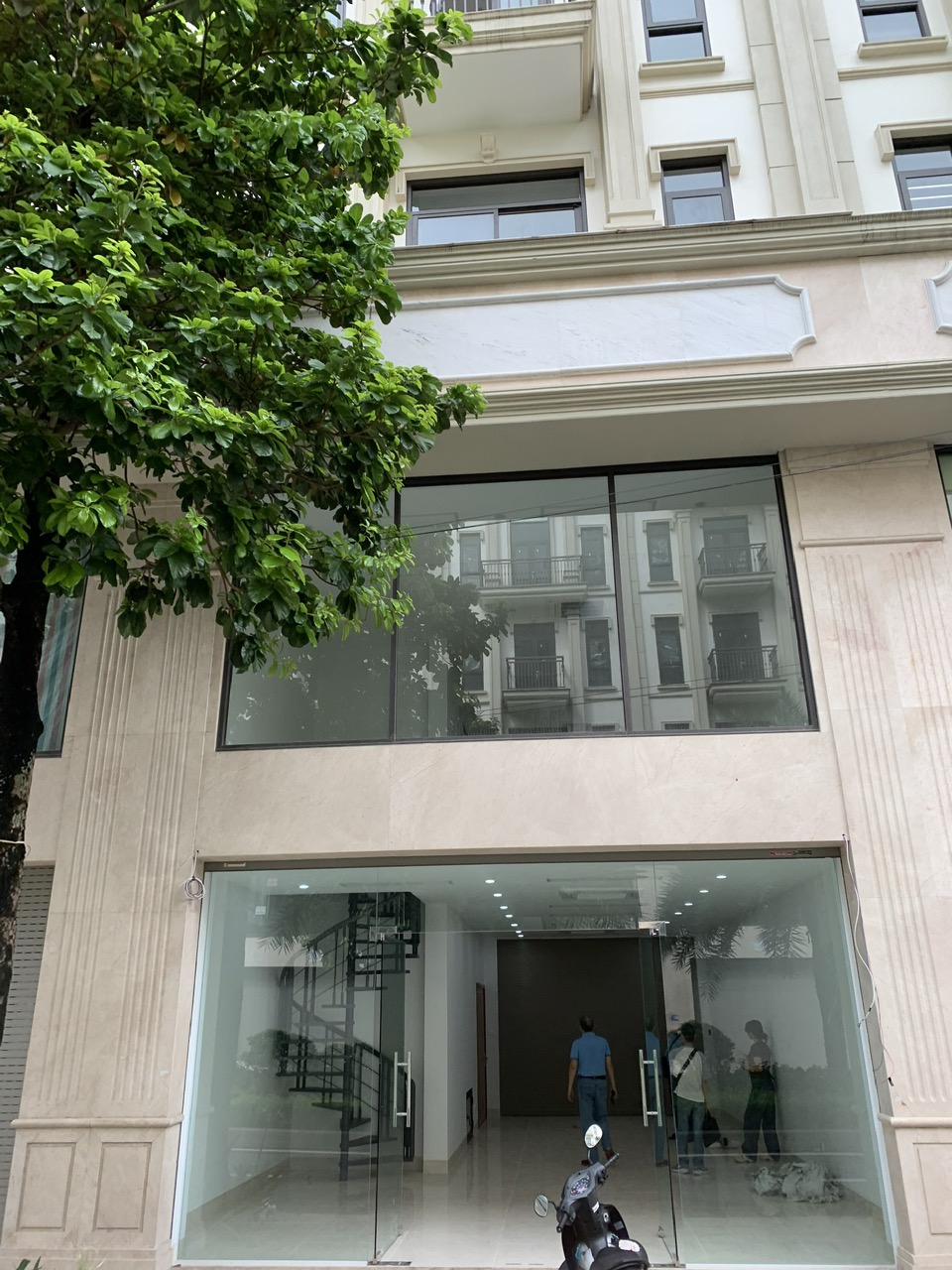 Cho thuê shophouse 95 m² tại Vạn Phúc, Hà Đông - Đẹp, hoàn thiện sang trọng chỉ 11 triệu/tháng
