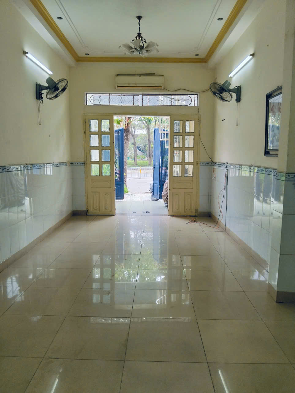 Cho thuê văn phòng 160m2 tại Nguyễn Thái Học, Ba Đình, Hà Nội tiện ích hiện đại
