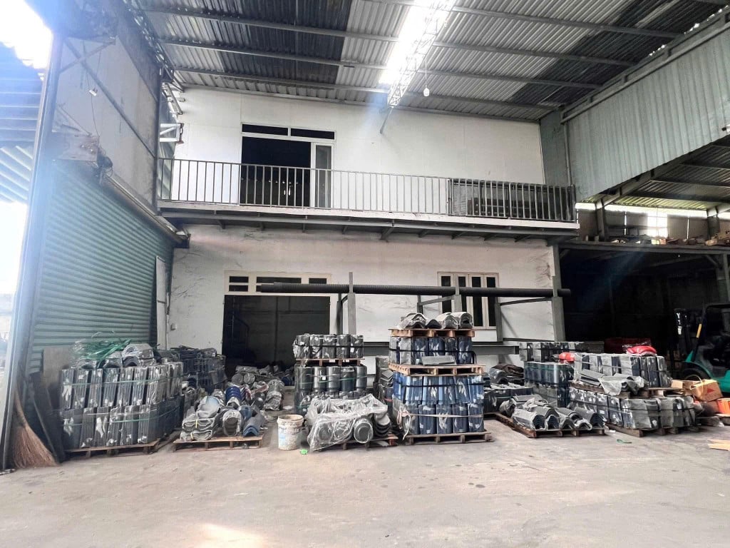 Cho thuê kho diện tích 1.800m² tại phường Định Hoà, Thủ Dầu Một - giá chỉ 65 triệu tháng