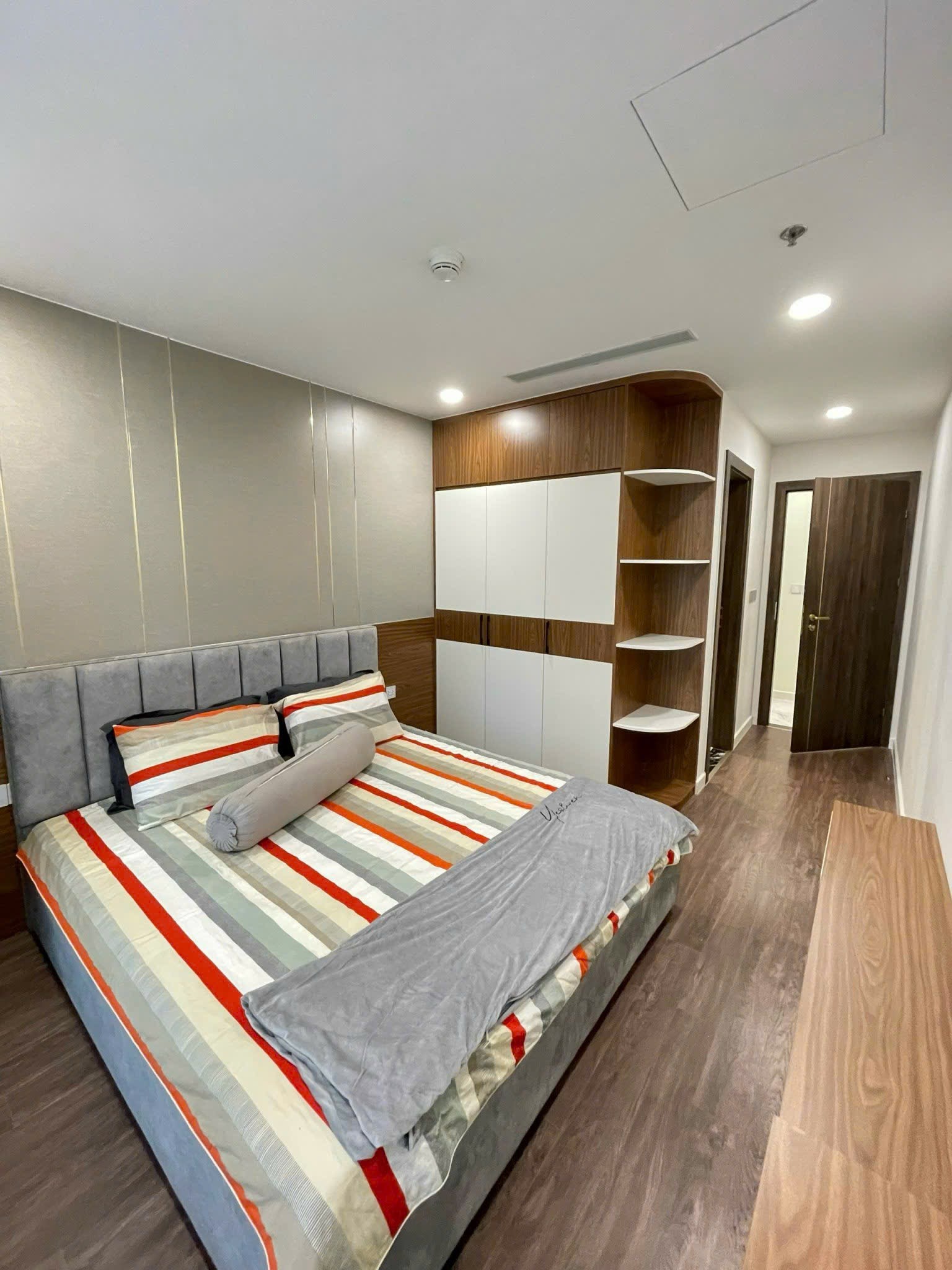 Cho thuê căn hộ 2 phòng ngủ diện tích 75m2 tại Sunshine Sky City Quận 7, giá chỉ 16 triệu/tháng