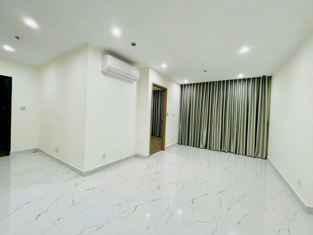 Cho Thuê Căn Hộ Chung Cư 67.2m2 Đường Nguyễn Xiển, Quận 9, Tiện Nghi Đầy Đủ Chỉ 6,000,000 VNĐ