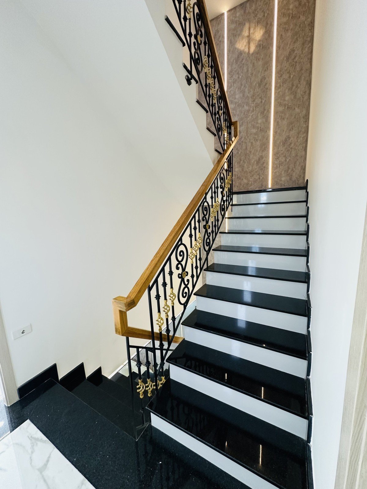 Siêu vị trí Bàu Cát phường 14 quận Tân Bình (5x20m) 4 tầng nhà mới đẹp, giá chỉ 15.5 tỷ còn TL