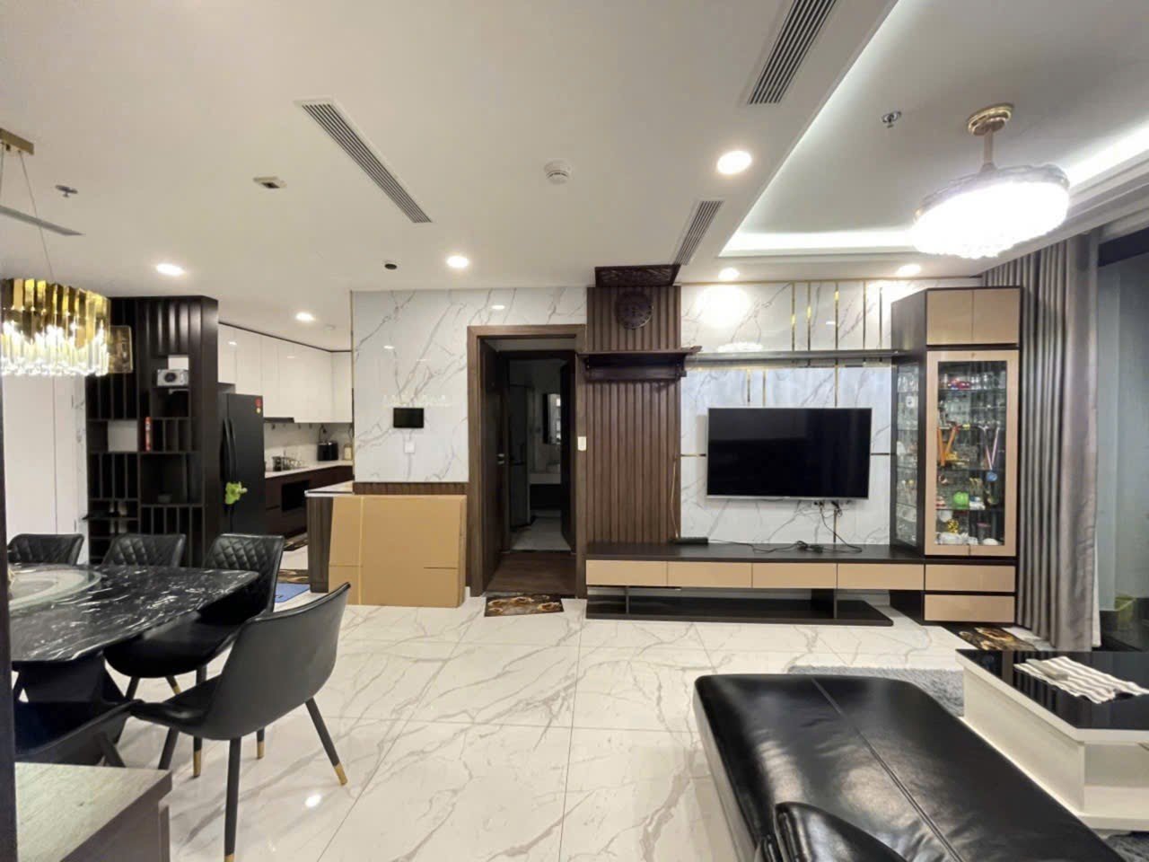 Cho thuê căn hộ chung cư Viễn Đông Star Trương Đinh Hoàng Mai 85m2 giá 9 triệu