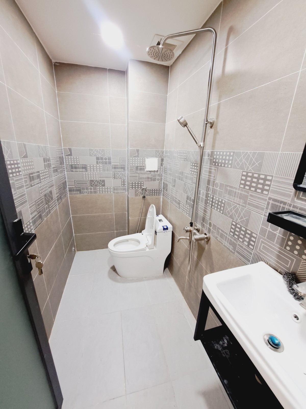 Bán nhà riêng tại Dương Nội, Hà Đông, 171 m2, sổ đỏ đẹp, ôtô đỗ cửa