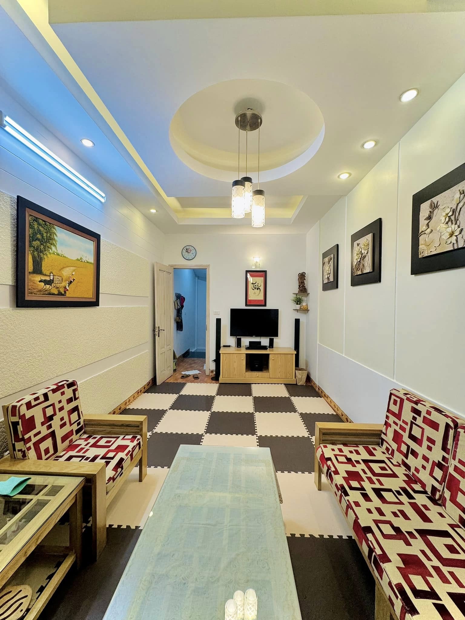 Nhà riêng 31m2 Khương Đình, Thanh Xuân giá 5.85 tỷ - Đẹp, ở ngay, có ba gác vào cửa