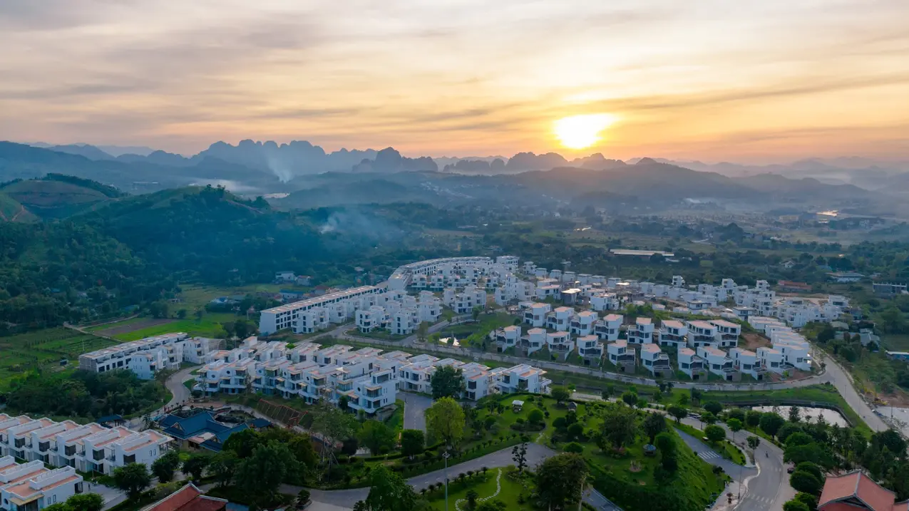 Bán biệt thự liền kề hồ chí minh lương sơn hòa bình 273m2 tiện ích vượt trội