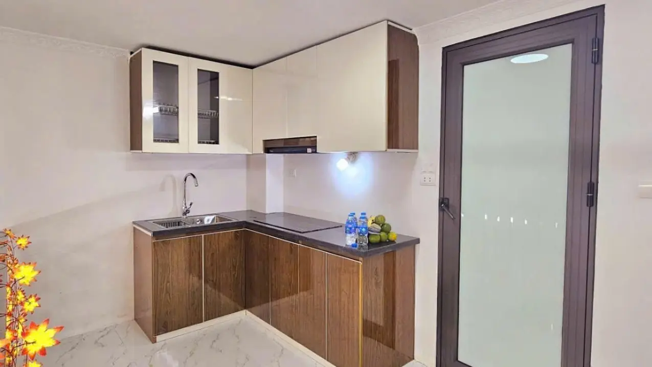 Bán nhà phố Hoàng Hoa Thám, Ba Đình, 74m², 5 tầng, ô tô, ngõ thông phố, giá 15 tỷ