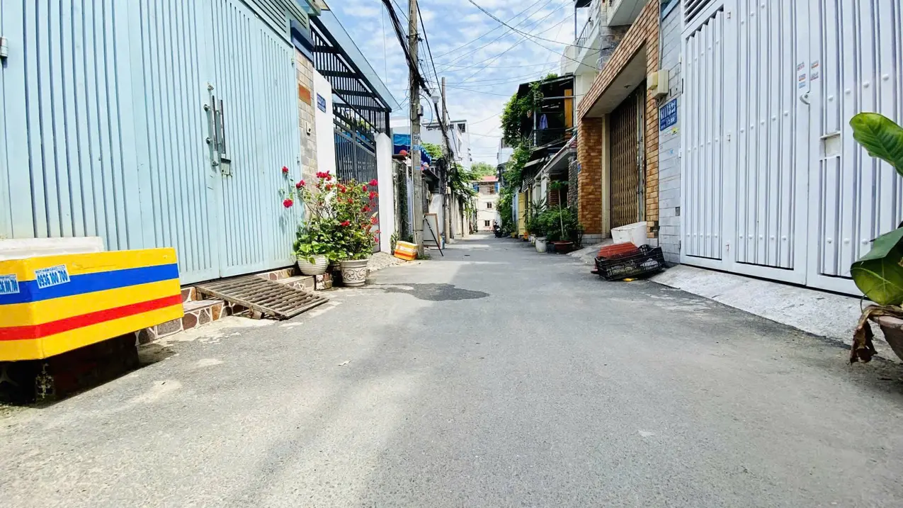 Bán nhà phố diện tích 2187m2, đường Trần Não, Quận 2, full thổ cư