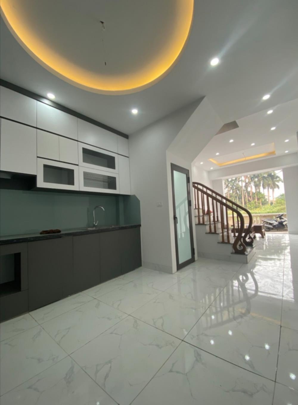 Bán nhà riêng 60m2 phố Vũ Miên Tây Hồ 7 tầng thang máy giá 21,5 tỷ bên hồ Tây