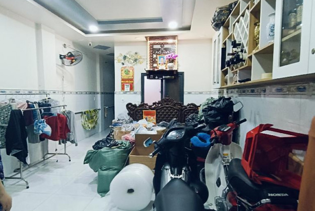 Bán nhà mặt phố 60m2 Nguyễn Sơn, Tân Phú, Hồ Chí Minh gần chợ tiện ích
