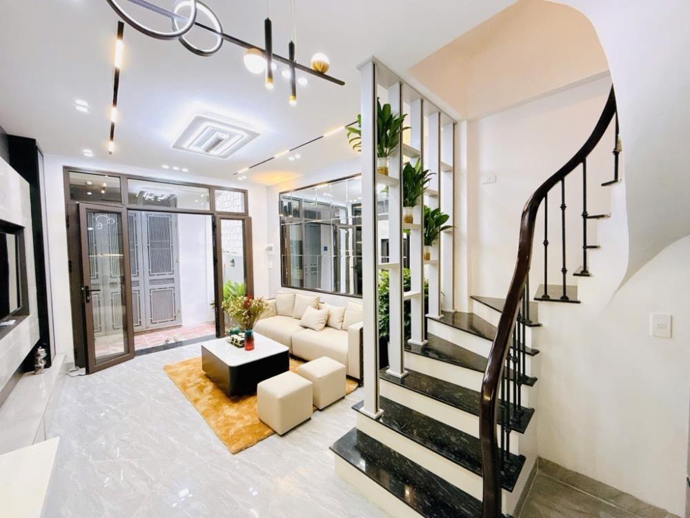 Bán nhà riêng 30m2 tại phố Trần Thái Tông, quận Cầu Giấy, thiết kế hiện đại