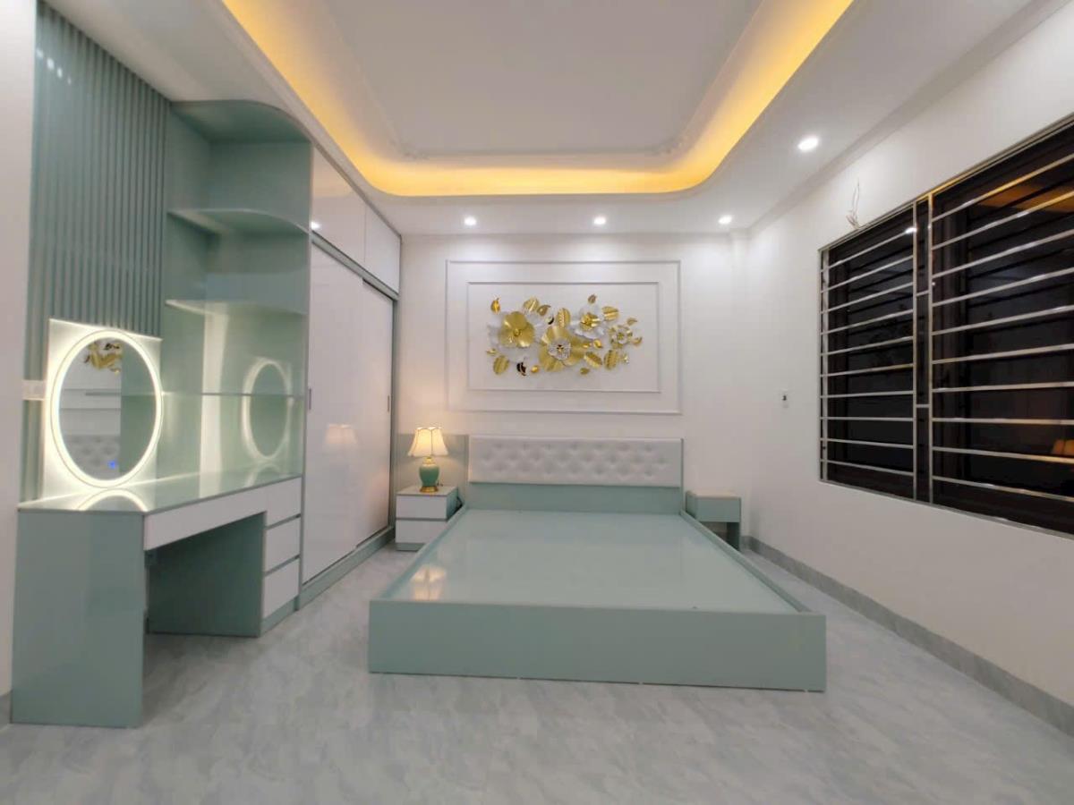 Bán nhà riêng 45m2 đường Ngọc Lâm, Long Biên, Hà Nội gần phố Nguyễn Văn Cừ