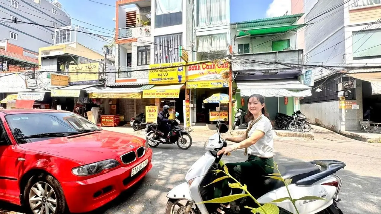 Bán nhà mặt phố 75m2 đường Nguyễn Tất Thành quận 4 Hồ Chí Minh mặt tiền kinh doanh sầm uất