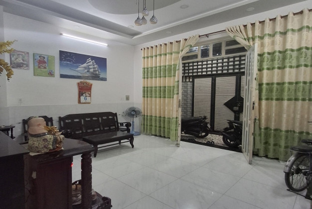 Bán nhà riêng 27 m2 tại Đường Đỗ Xuân Hợp, Quận 9, giá chỉ 2,099,999,999 VNĐ