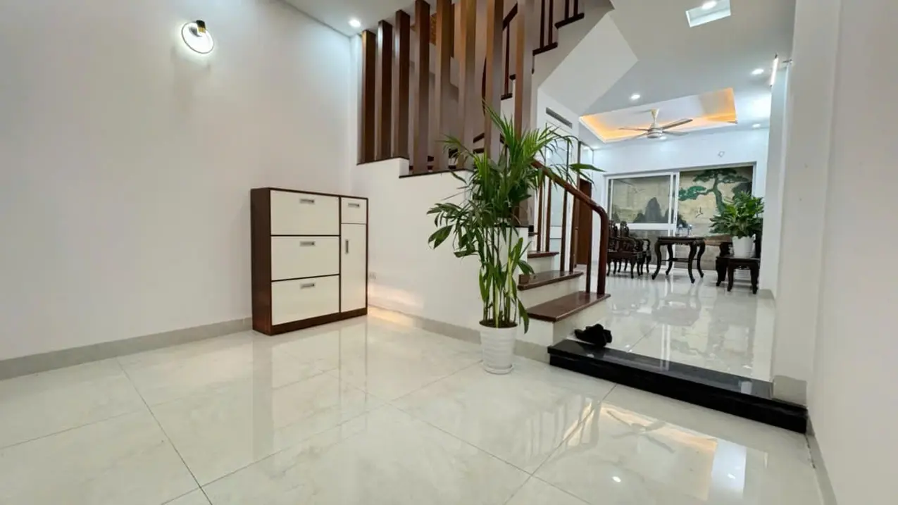 Bán nhà riêng 42m2 Đường Lê Trọng Tấn, Thanh Xuân ô tô đỗ cửa, gần phố