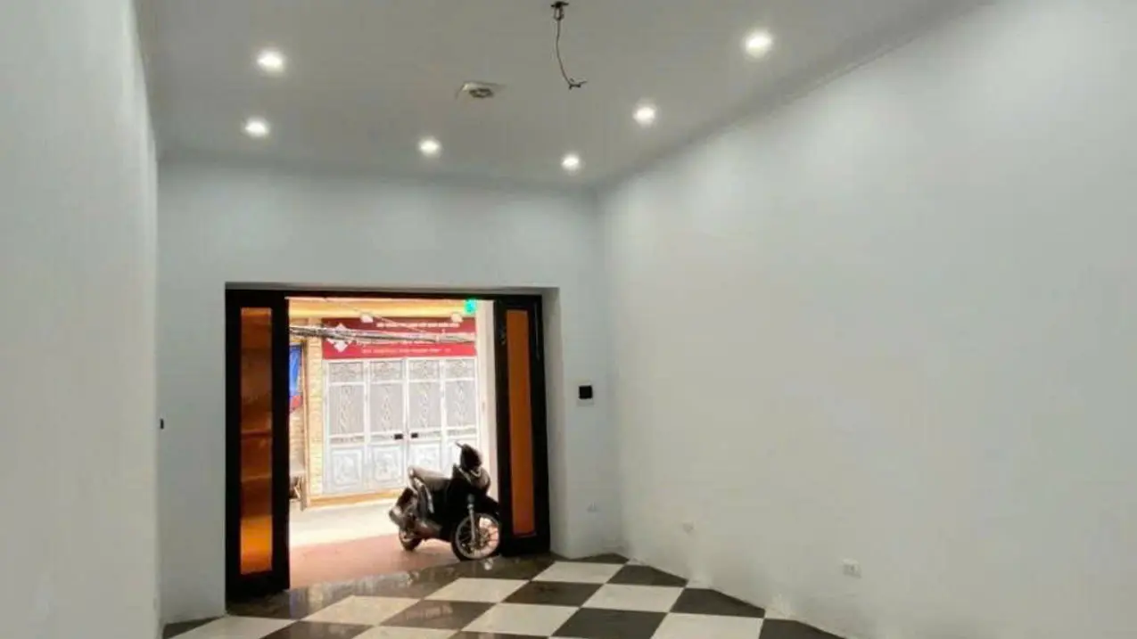 Bán nhà riêng 88m2 đường Sở Thượng, Hoàng Mai, mặt phố sầm uất kinh doanh