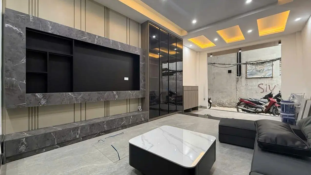 Bán nhà riêng 45m2 đường Trương Định quận Hai Bà Trưng thang máy nội thất cao cấp