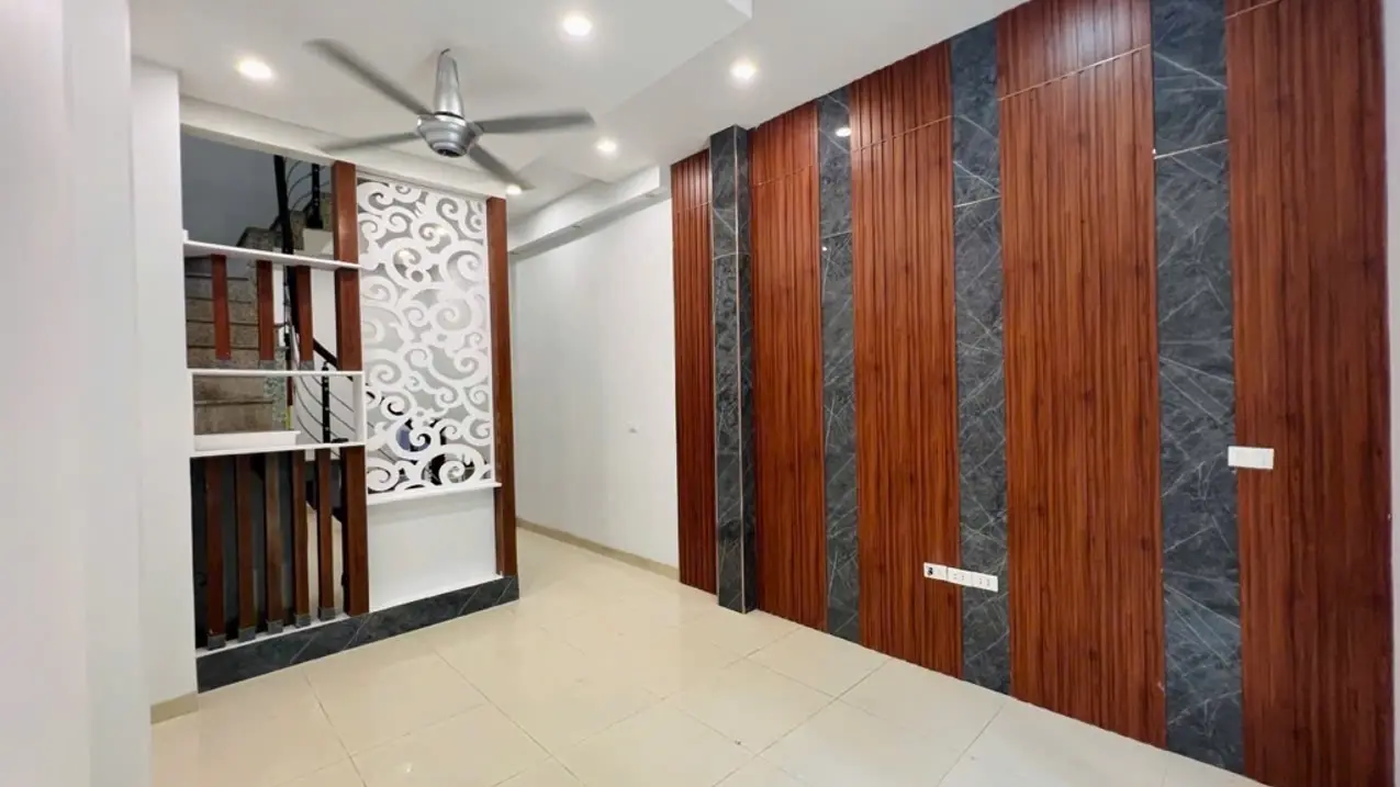 Bán nhà riêng 32m2 Đường Định Công Hạ, Hoàng Mai, lô góc tiện ích nội thất đầy đủ