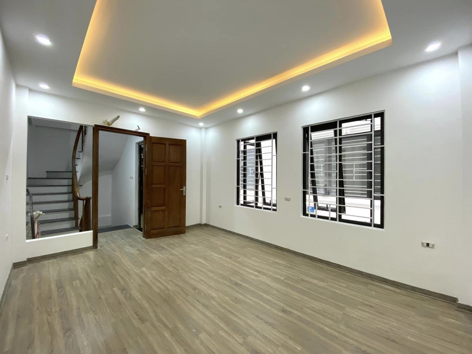 Bán căn hộ dịch vụ 52m2, 6 tầng mới, 15 phòng khép kín, full nội thất, Quận Bắc Từ Liêm, giá 12.x tỷ