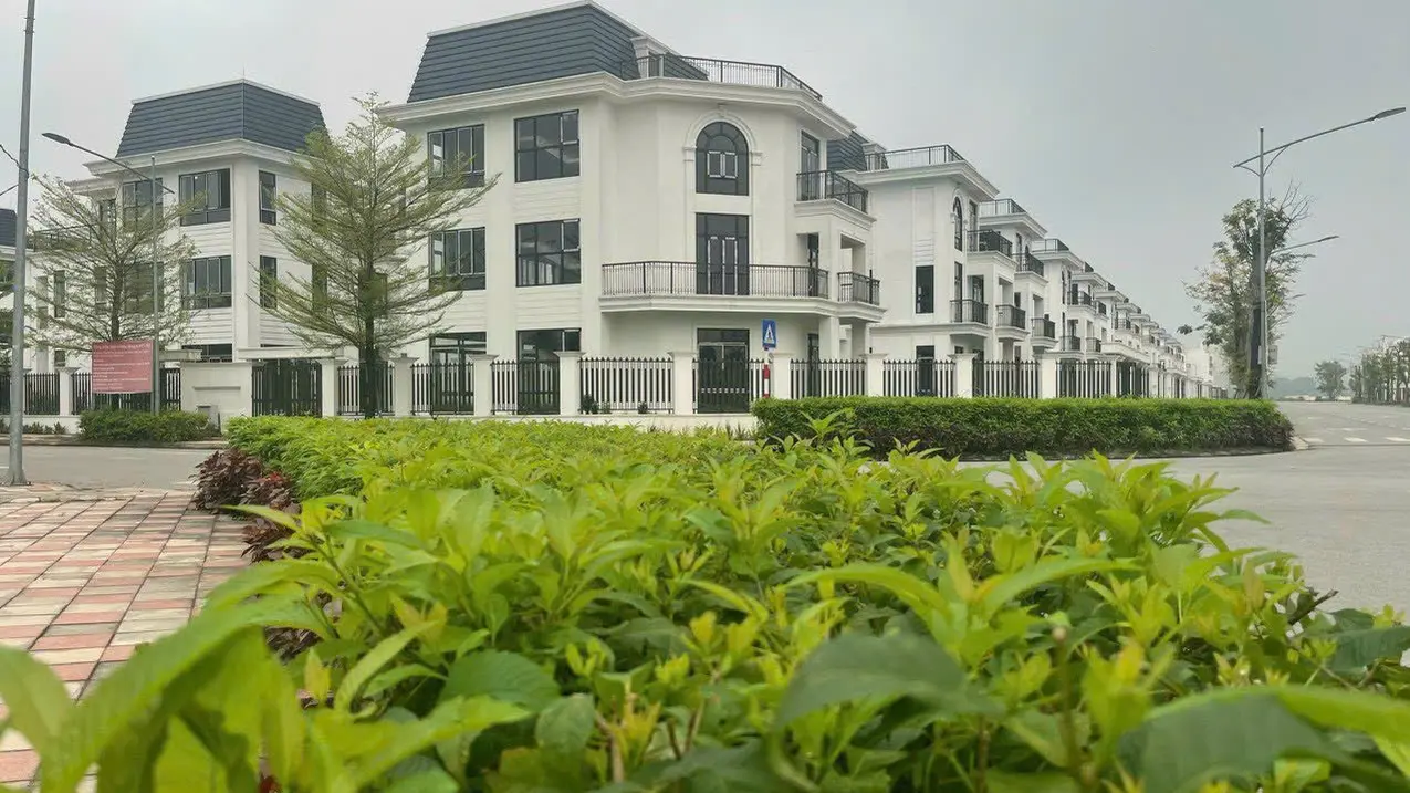 Bán nhà biệt thự liền kề 323m2 đường 23B, Mê Linh, Hà Nội, giá đầu tư hấp dẫn