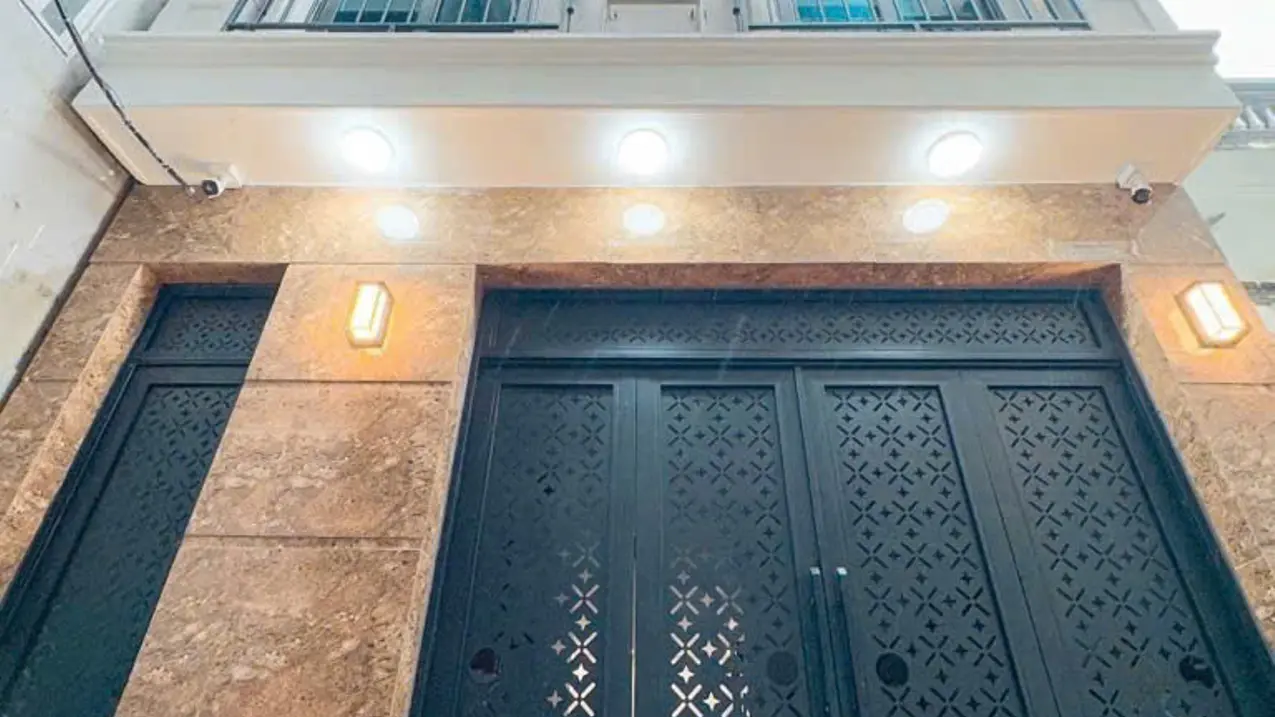 Bán tòa nhà 7 tầng 65m2 tại Kim Giang, Hoàng Mai, thu nhập ổn định 100 triệu/tháng