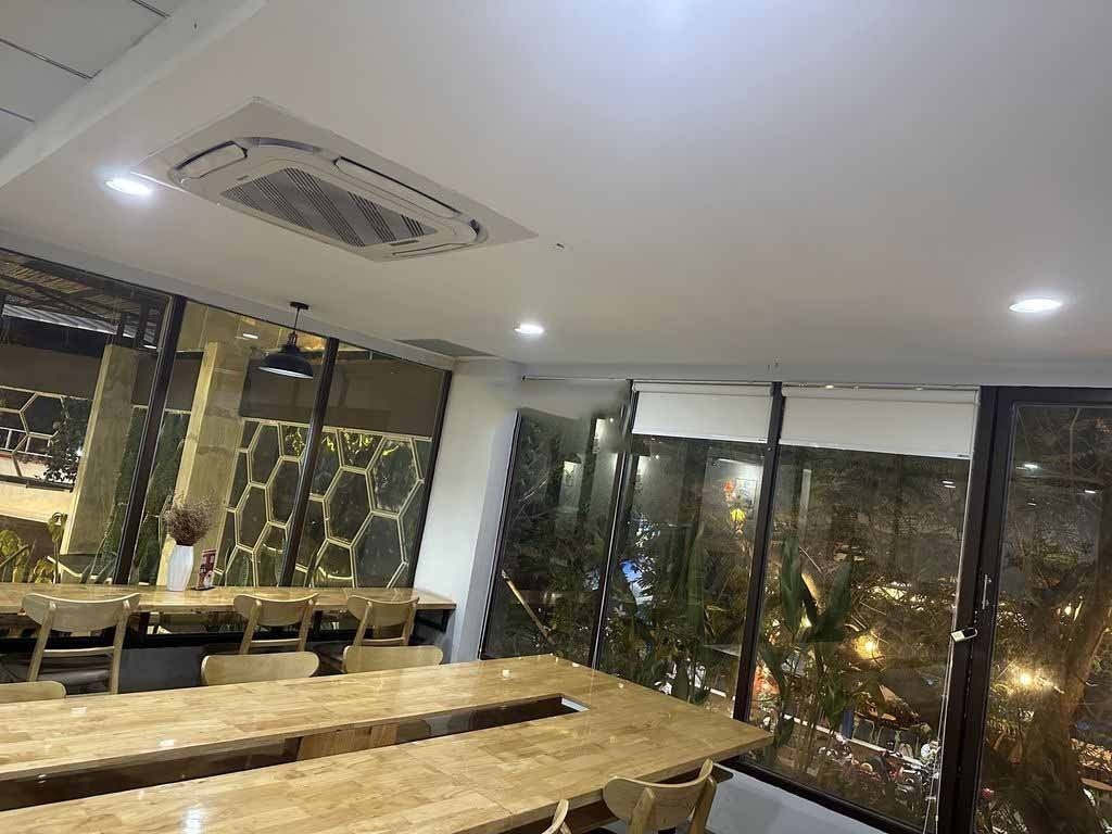 Cho thuê văn phòng 4,2 x 5,5m đường Phạm Hữu Lầu Quận 7 tiện ích đầy đủ