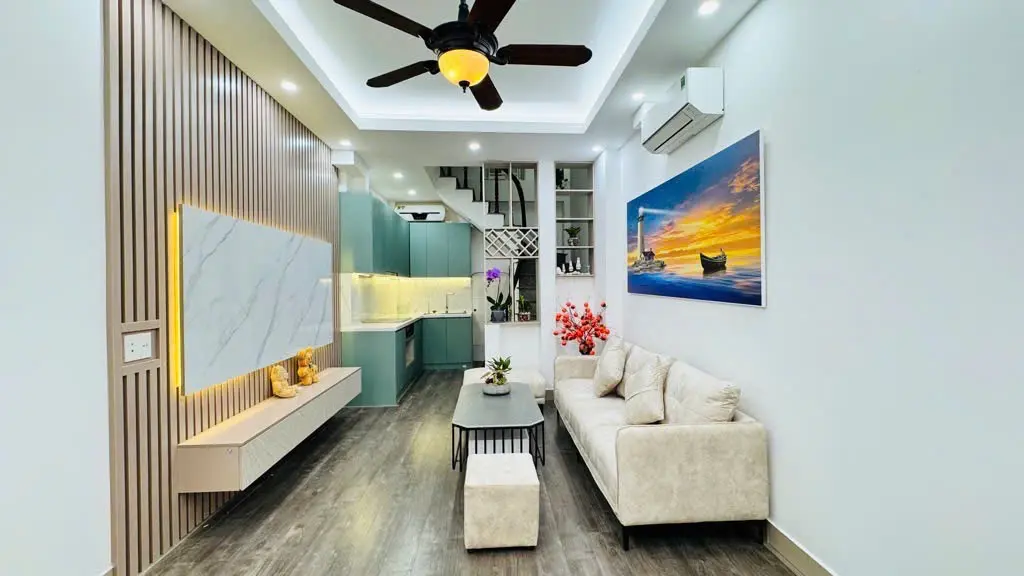 Bán nhà riêng 35m2 đường Bồ Đề Long Biên Hà Nội giá 6,1 tỷ đầy đủ nội thất