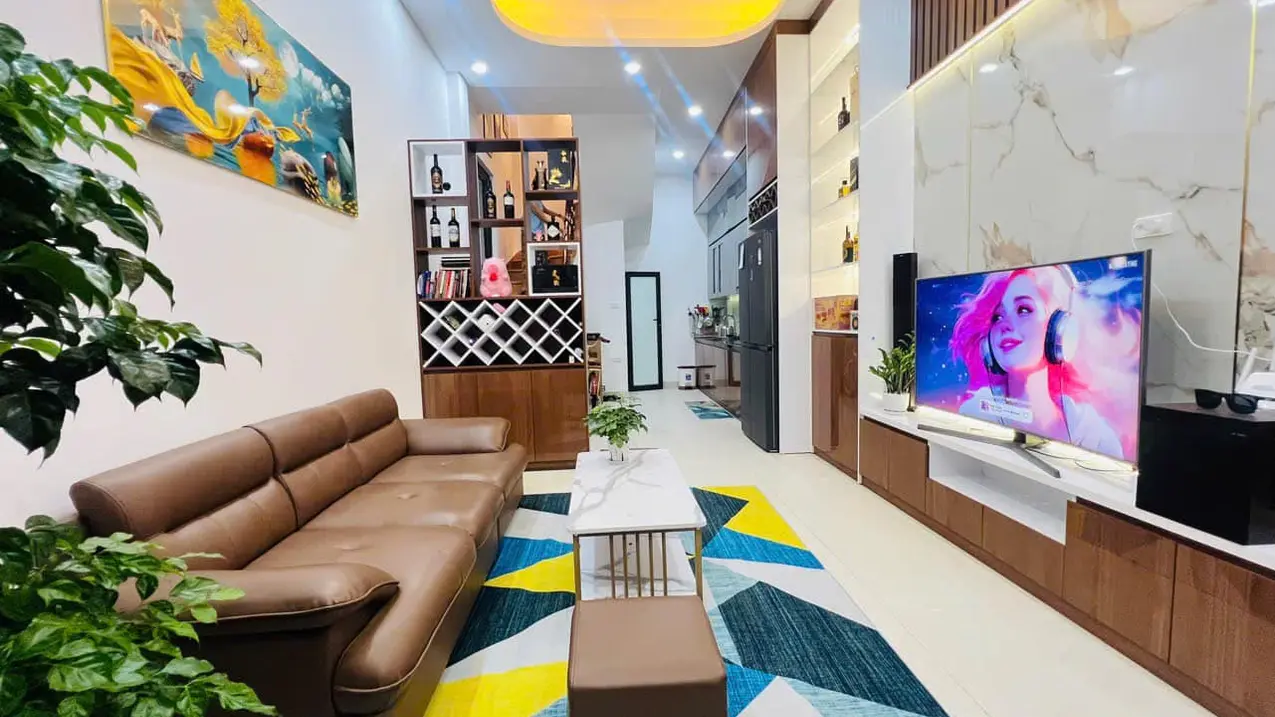 Bán nhà riêng 40m2 Kim Giang, Hoàng Mai, ô tô đỗ cổng, full nội thất