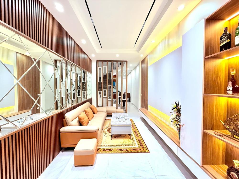 Bán nhà riêng 36m2 đường Minh Khai, Hai Bà Trưng, nhà đẹp full nội thất
