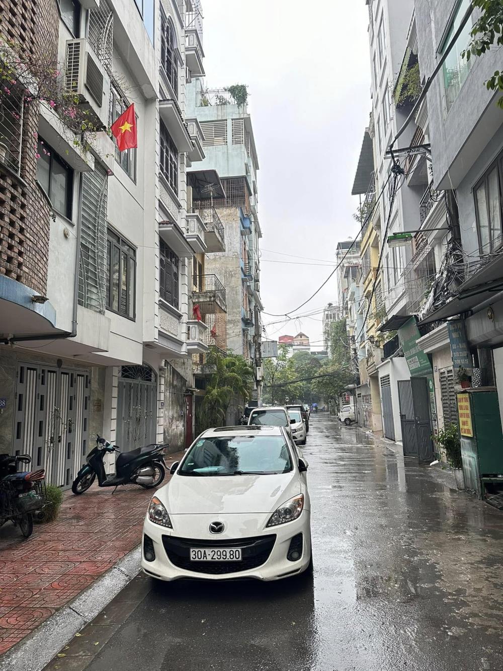 Bán tòa 10 tầng thang máy mặt hồ Trúc Bạch, Ba Đình, mặt tiền 7m, thoáng vĩnh viễn, 119m, 87 tỷ