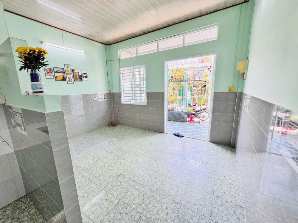 Hàng độc tại đường Dương Bá Trạc, Phường 1, Quận 8, 56m2, 3 PN, 2 WC, giá TT chỉ 3.2 tỷ