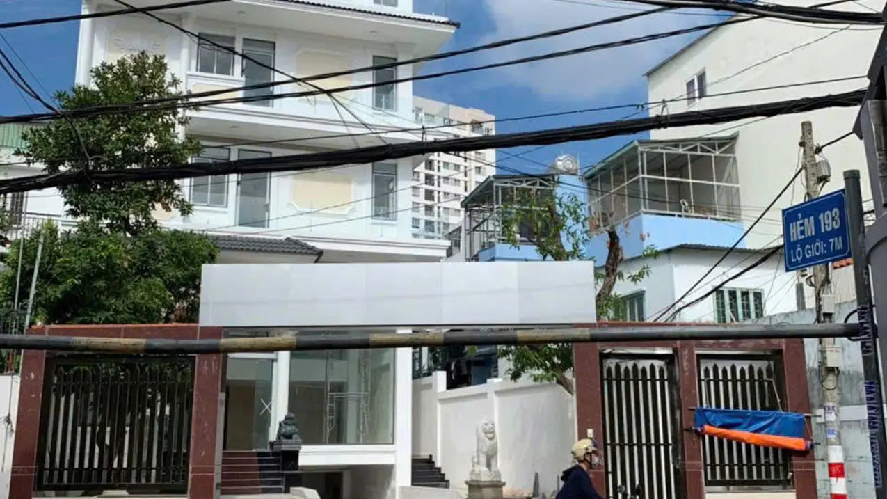 Bán tòa nhà hầm 5 tầng 305m2 Đường Bùi Thị Xuân Tân Bình Hồ Chí Minh cho thuê 200 triệu/tháng
