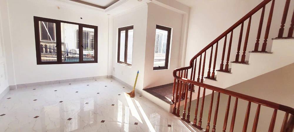 Bán nhà riêng 50m2 tại Hoàng Liệt, Hoàng Mai, thang máy tiện nghi