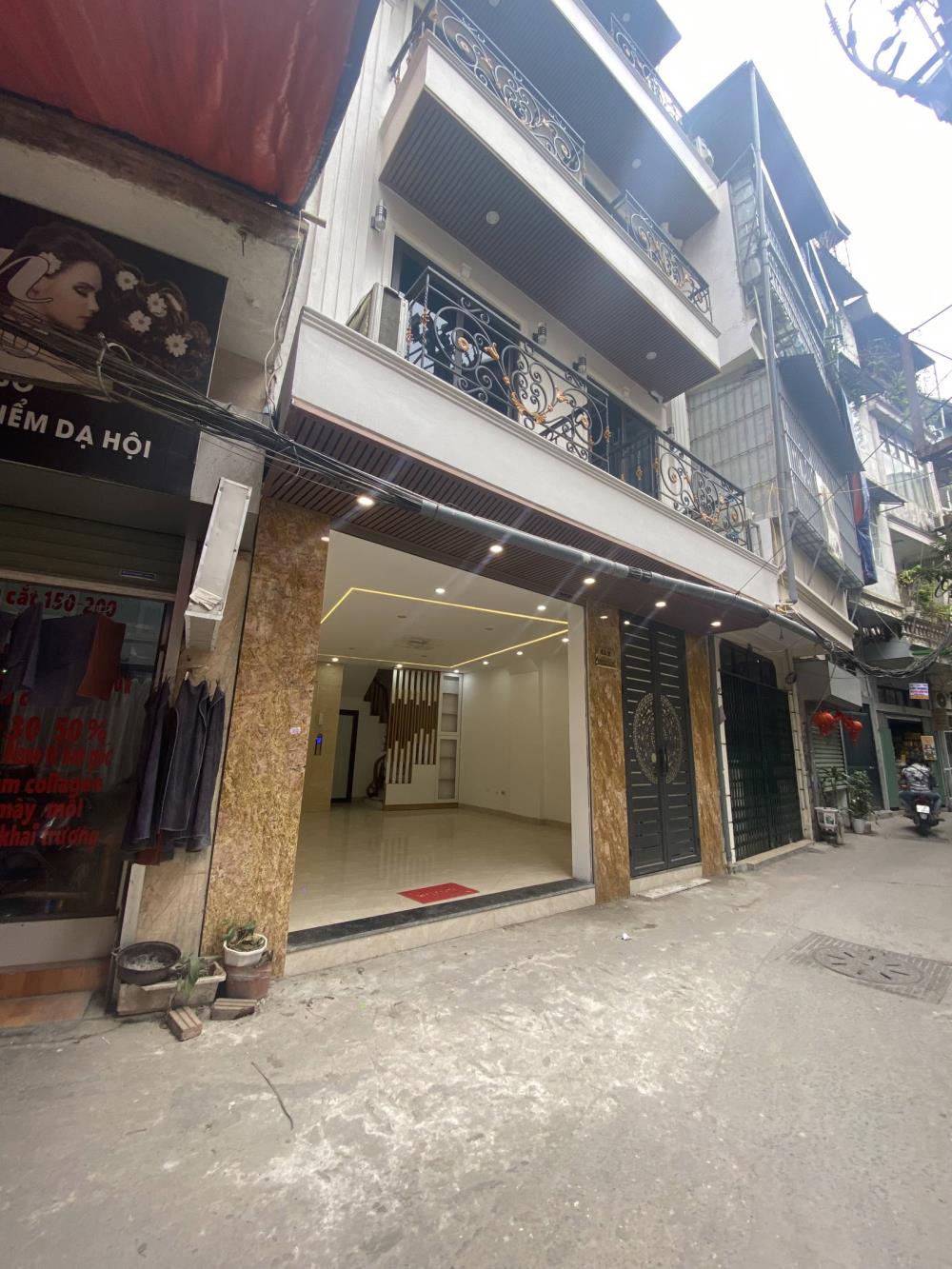 Bán tòa nhà văn phòng vip mặt phố Đống Đa, 518m², 8 tầng, 290 tỷ
