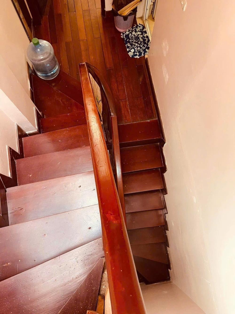 Bán nhà riêng 28m2 phố Đội Cấn, quận Ba Đình, ô tô đỗ cửa, kinh doanh online