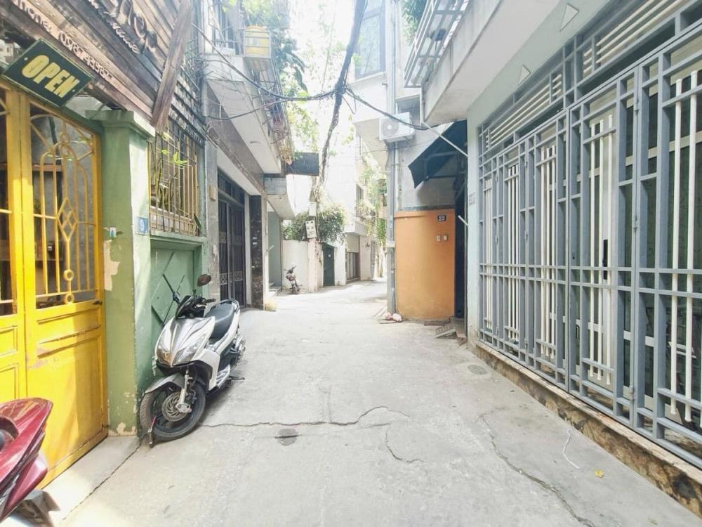Bán nhà riêng 38m2 phố Yên Lạc, quận Hai Bà Trưng, 4 tầng tiện nghi