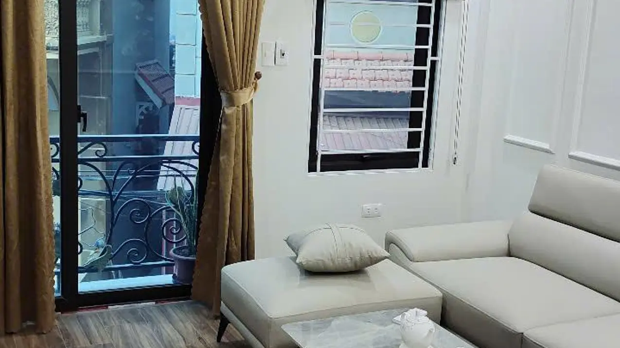 Chính chủ cho thuê văn phòng có nội thất tòa Golden West Lê Văn Thiêm 60m2-1000m2 giá từ 200k/m2/th
