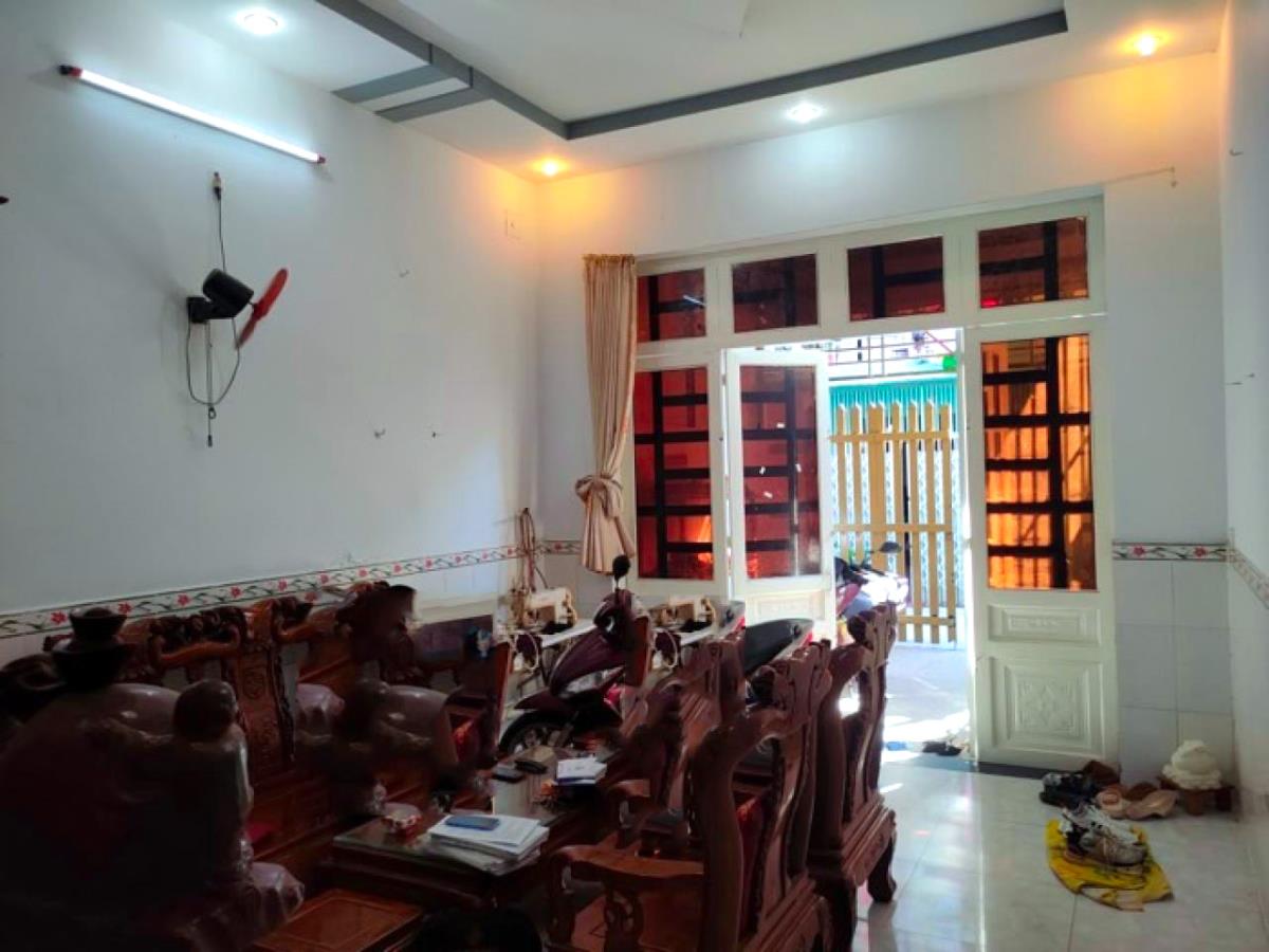 Bán nhà đường Trịnh Thị Miếng, Thới Tam Thôn, Hóc Môn, diện tích 4x27m, giá 4,1 tỷ