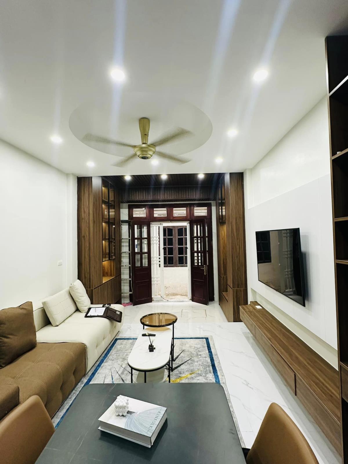 Bán nhà riêng 6 tầng 140m² tại Âu Cơ, Nhật Tân, Tây Hồ, Hà Nội, nội thất đầy đủ
