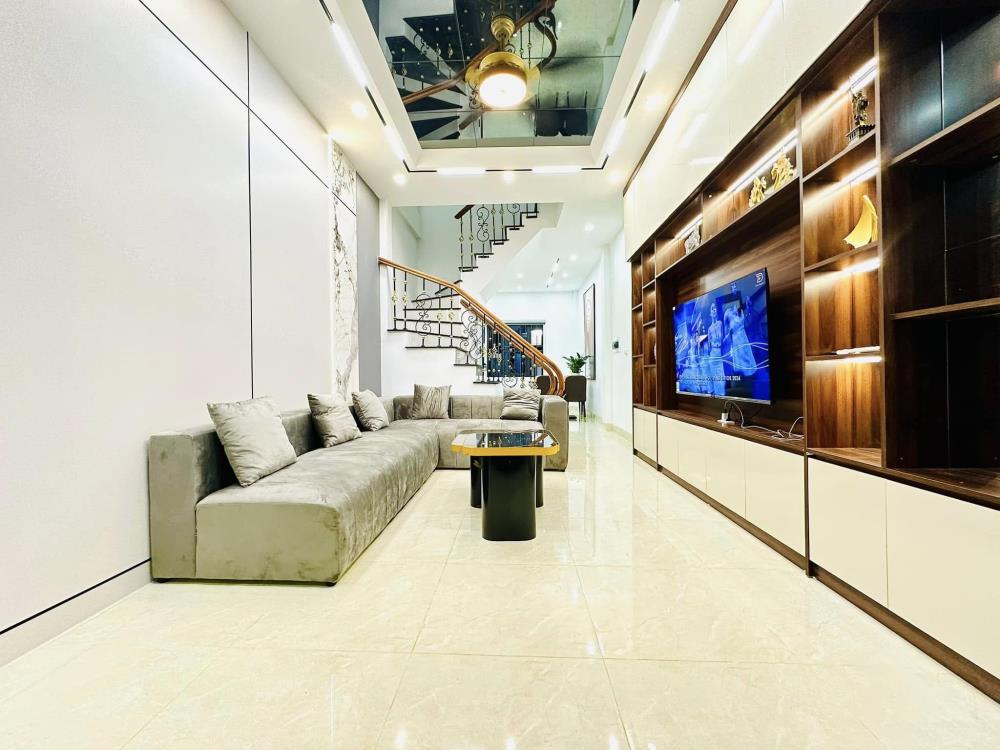 Bán nhà 1 trệt 1 lầu hẻm 92 đường Vườn Lài, Quận 12, diện tích 6x9,8m, giá 5,3 tỷ