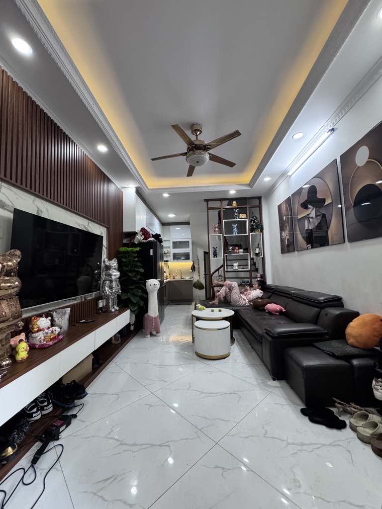 Bán nhà riêng 36m2 Nguyễn Đức Cảnh, Hoàng Mai, Hà Nội gần hồ Đền Lừ tiện ích đầy đủ