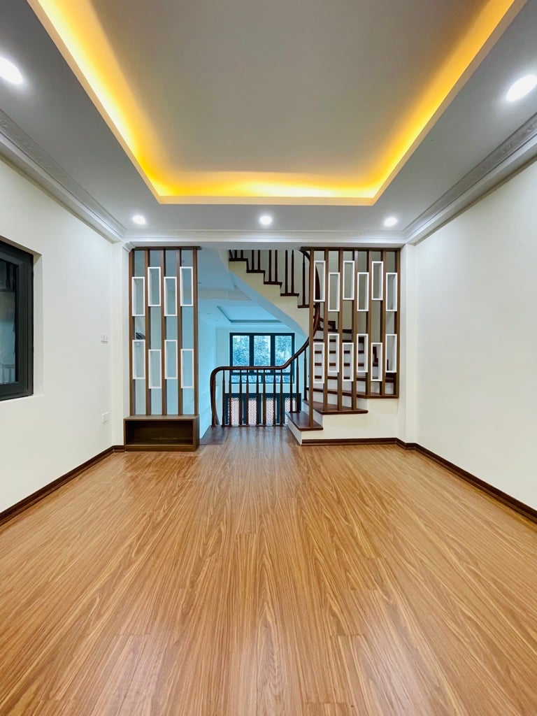 Bán nhà 5 tầng tại phường Phúc Diễn, Bắc Từ Liêm, diện tích 40,7m2, sổ đỏ đẹp