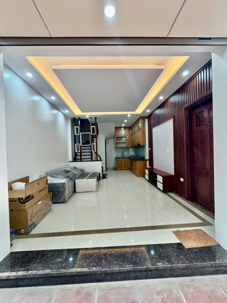 Bán nhà riêng 5 tầng đẹp tại Phú Diễn, quận Bắc Từ Liêm, diện tích 30m2, tặng full nội thất