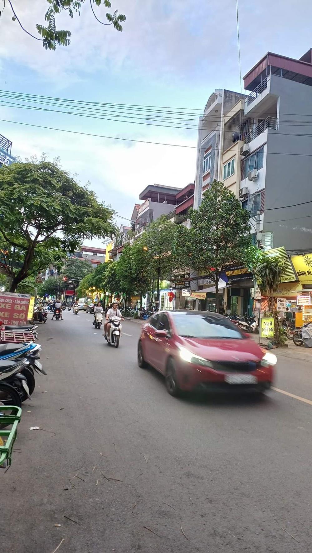 Bán nhà tây sơn đống đa dt75m 6 tầng giá 17 tỷ 500 lô góc kd gần phố.