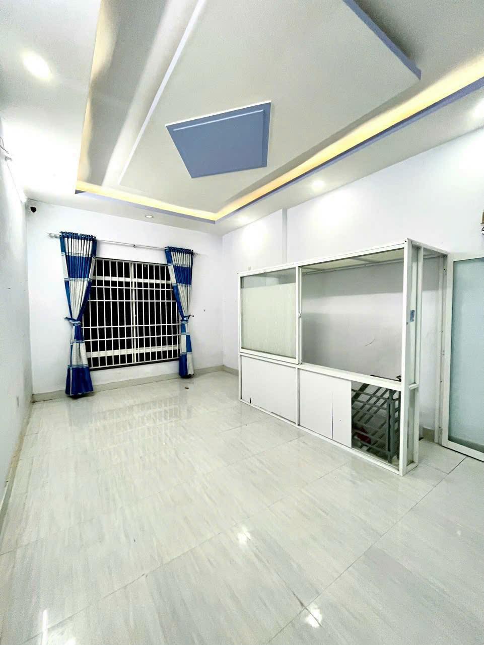 Nhà đẹp 120m2 - gara xe trong nhà vừa ở vừa kinh doanh - tặng nội thất