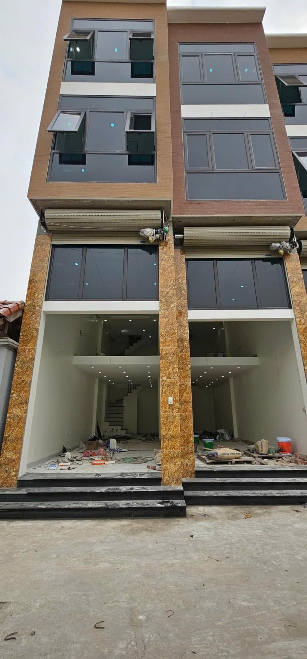 Bán nhà riêng 35m2 phố Xốm quận Hà Đông ô tô quay đầu trước nhà