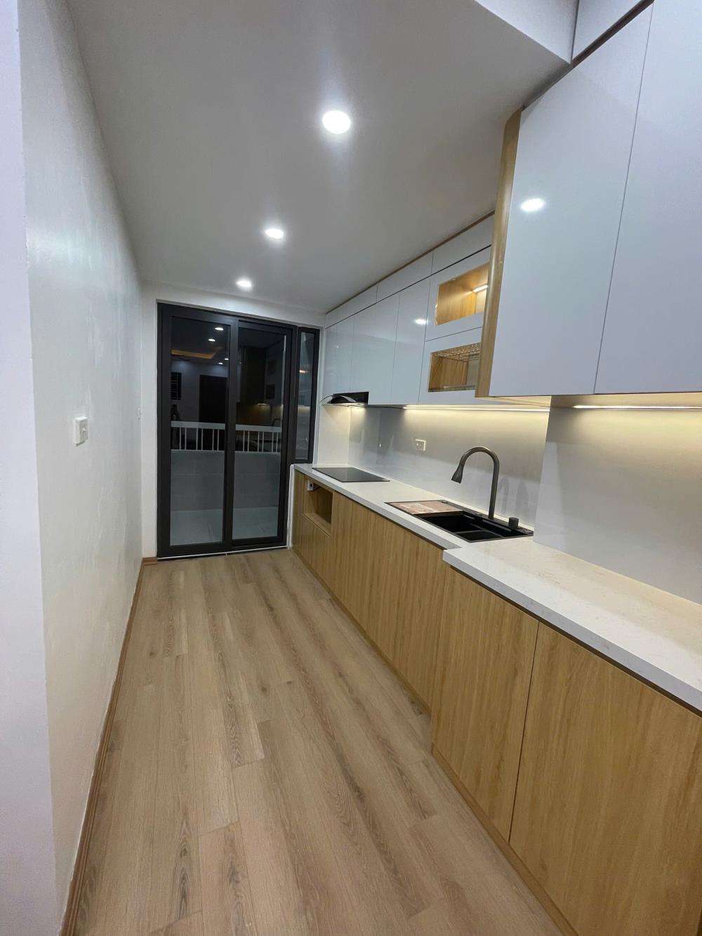 Bán căn hộ chung cư 100m2, 17 Hồ Hảo Hớn, Quận 1 đẹp, thoáng mát, giá 6,6 tỷ