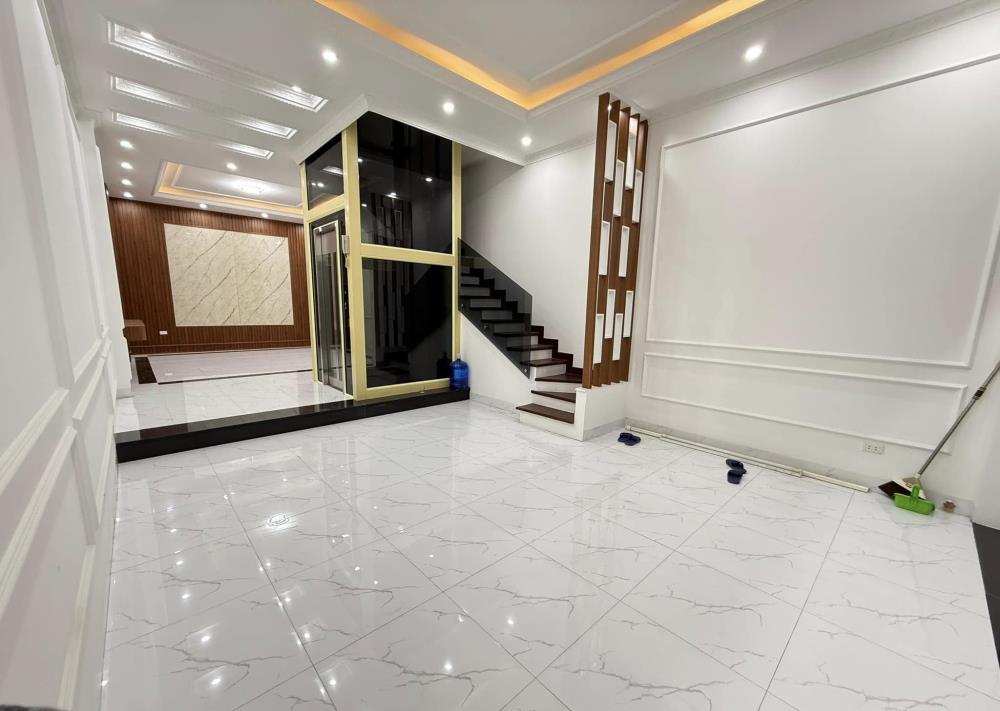 Bán nhà mặt phố La Thành 97m2 Phường Kim Mã Quận Ba Đình giá 43 tỷ có thương lượng