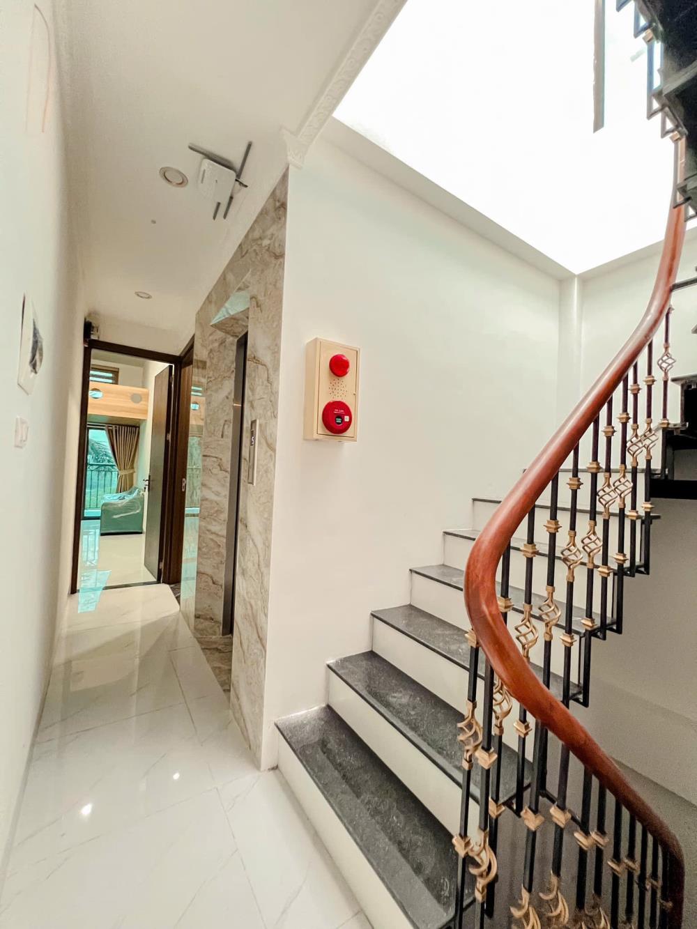 Bán nhà 6 tầng thang máy 12 phòng full nội thất phố minh khai hai bà trưng